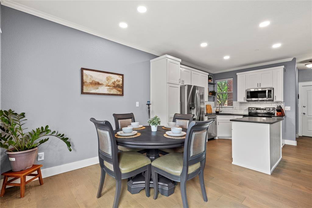 Chateaux Of Allen Twnhms The - Residential