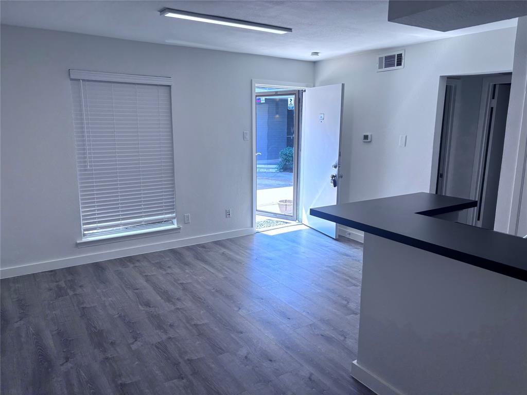 J D Cullums Oak Lawn Add - Residential Lease