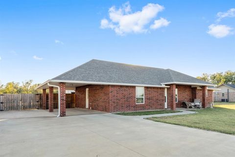 A home in Mabank