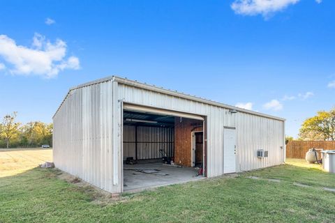 A home in Mabank