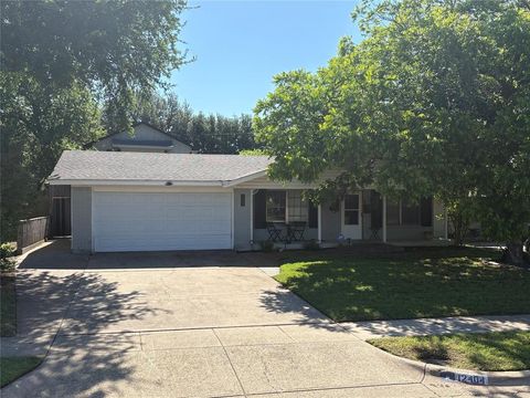 Photo of 12404 Sunland Street, Dallas, TX 75218 (MLS # 21258038)