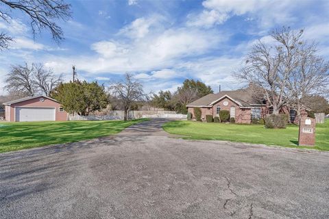 Photo of 3911 Bonita Court, Granbury, TX 76049 (MLS # 21167095)