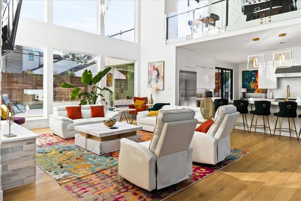 6118 Walnut Hill Lane