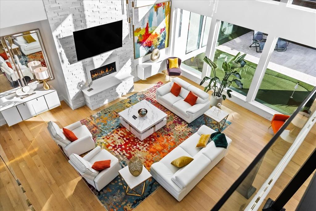6118 Walnut Hill Lane