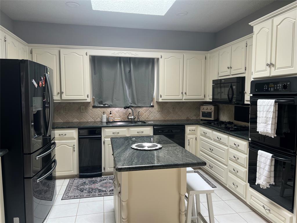 2601 Oak Point Drive