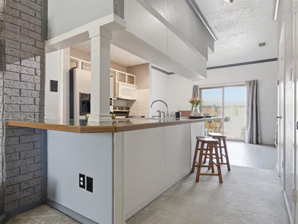 Meadowridge Condos Ph 01 - Residential