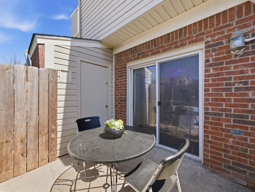 Meadowridge Condos Ph 01 - Residential