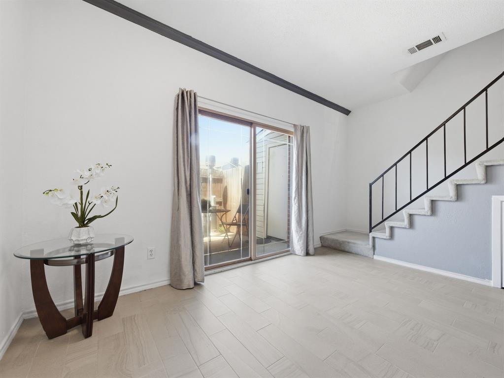 Meadowridge Condos Ph 01 - Residential