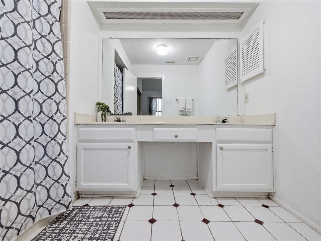 Meadowridge Condos Ph 01 - Residential