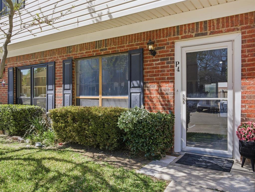 Meadowridge Condos Ph 01 - Residential