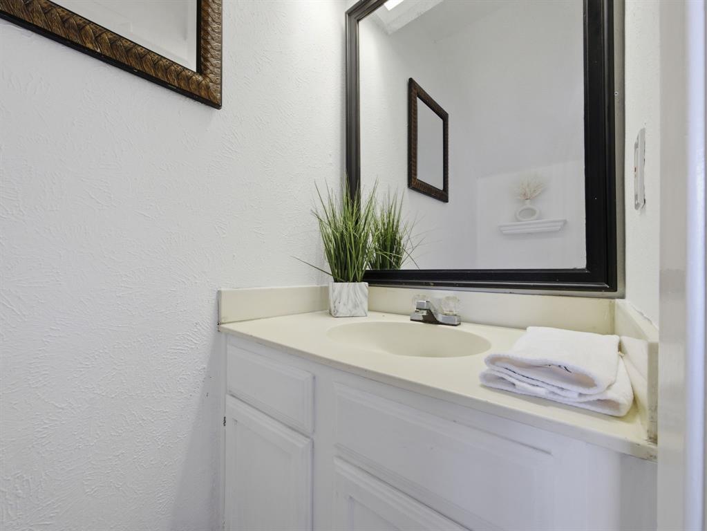 Meadowridge Condos Ph 01 - Residential