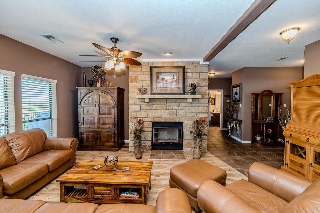1102 Eagle Point Circle