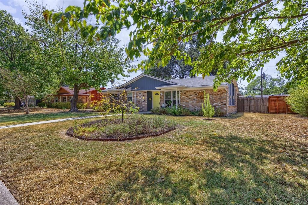 1118 Pacific Drive