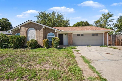 Photo of 124 Sioux Street, Keller, TX 76248 (MLS # 21408129)