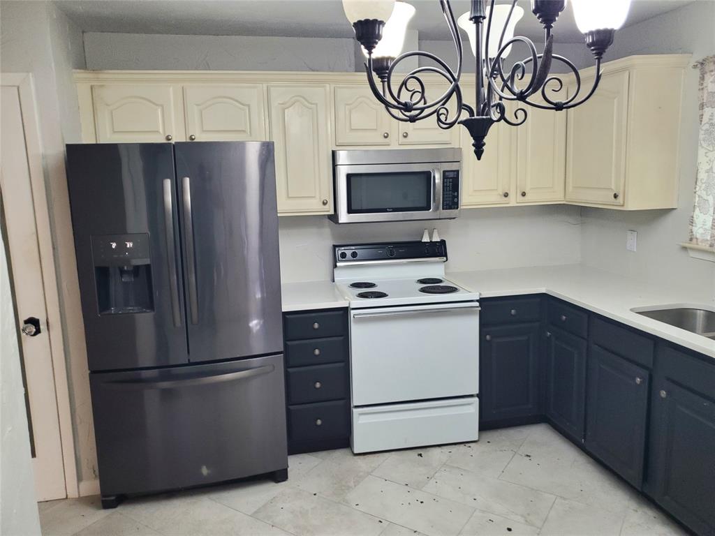 8809 N Normandale Street