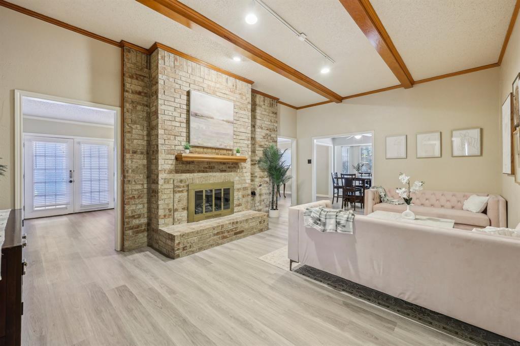 1712 Saint James Drive