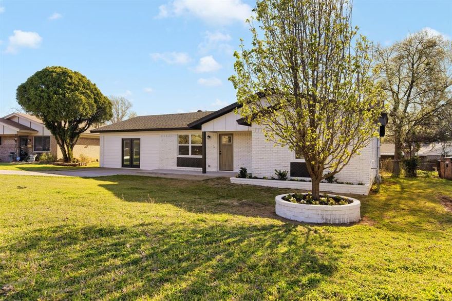 Move in ready!! This home has been completely renovated throughout. Beautiful ceramic white flooring. No carpet. Fresh paint throughout the home. New windows with blinds. Updated light fixtures. Kitchen boast quartz countertop with new appliances and walk in pantry. Kitchen is plumbed for gas. All three bathrooms have been beautifully updated. Garage is converted into a bonus room and to include that  third full bathroom. HVAC, water heater are 2024. New Roof 2025 with gutters. No HOA. Great location. This property sits in a small cul du sac close to major highways and shopping centers.