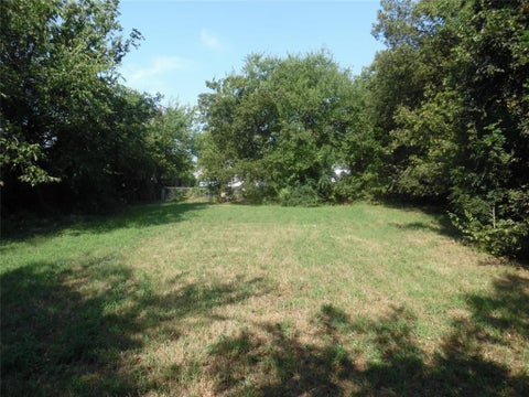 Tiny photo for 1121 Griggs Avenue, Fort Worth, TX 76105 (MLS # 21396261)