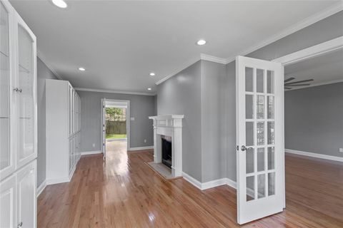 Tiny photo for 807 Slattery Boulevard, Shreveport, LA 71104 (MLS # 21198463)