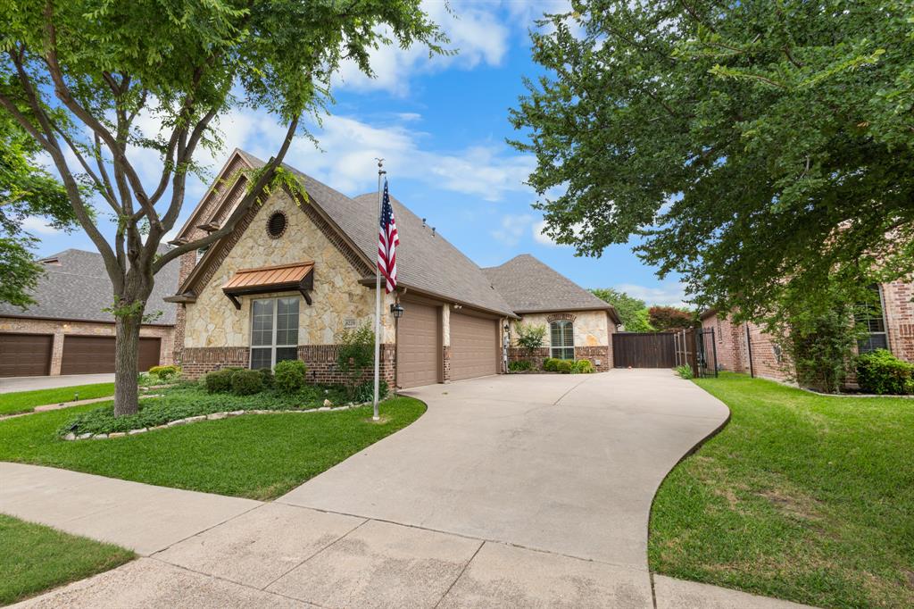 8229 Forest Glenn