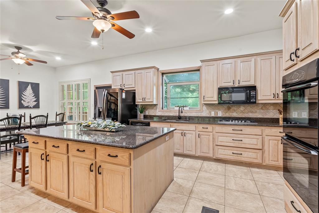 na - Commercial Sale