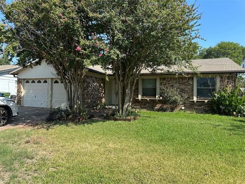 743 Price Drive Lewisville TX 75067