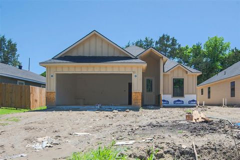 203 W Elm Street Whitewright TX 75491