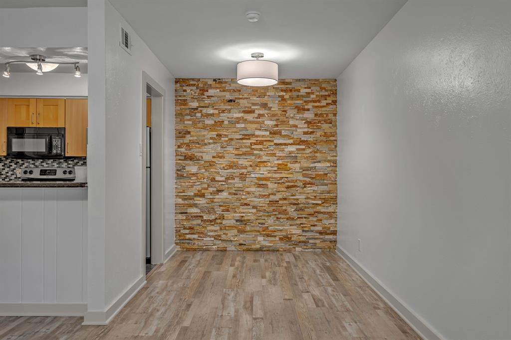 River Oaks Condo - Residential