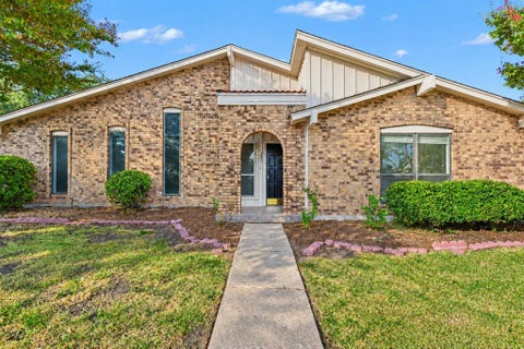 Photo of 533 San Pedro Drive, Garland, TX 75043 (MLS # 21387429)