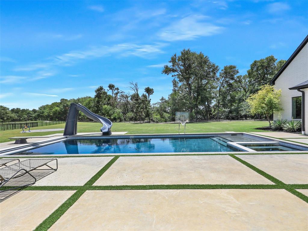 Hidden Creeks Pointe - Residential