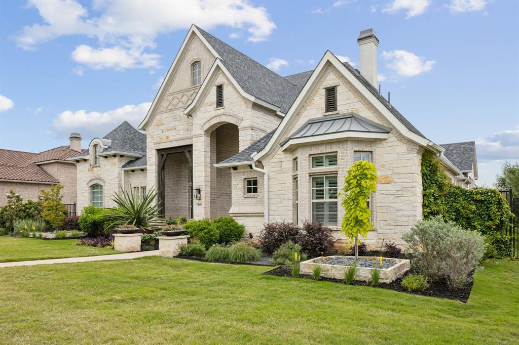 1009 Hampton Manor Way