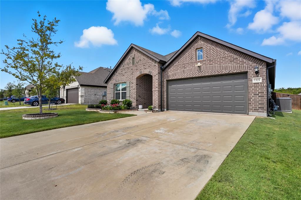 1321 Hunters Ridge Drive