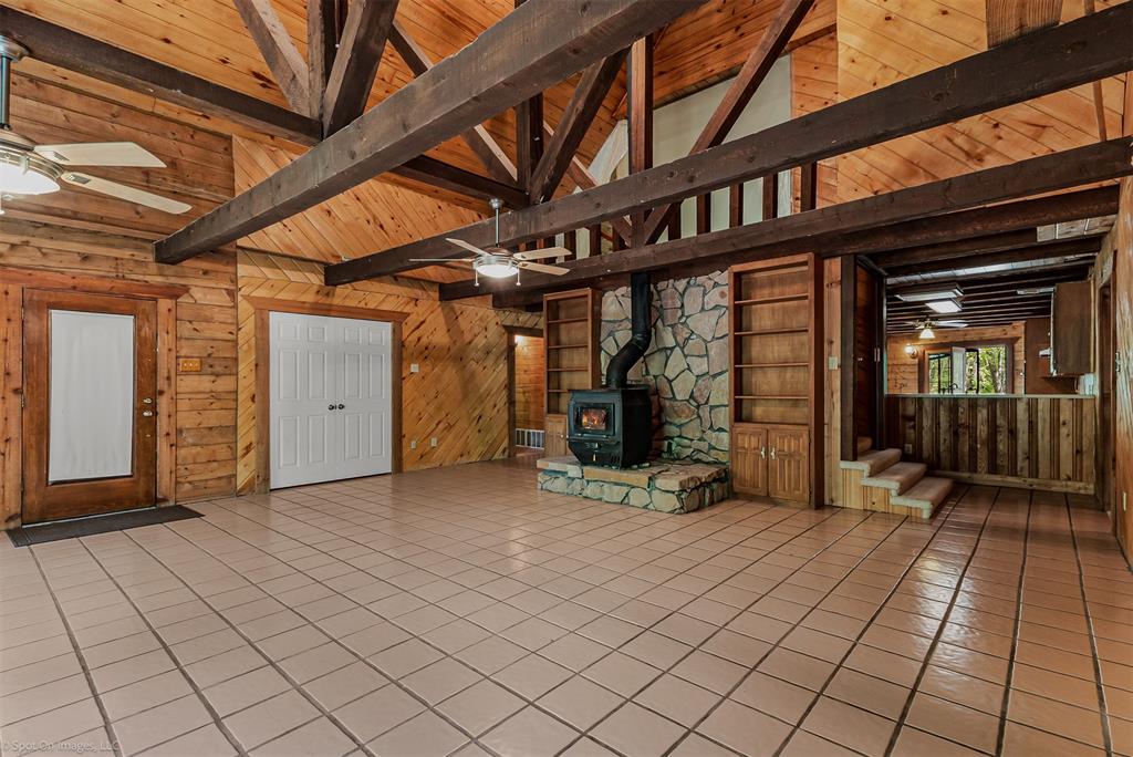 1912 County Road 2293