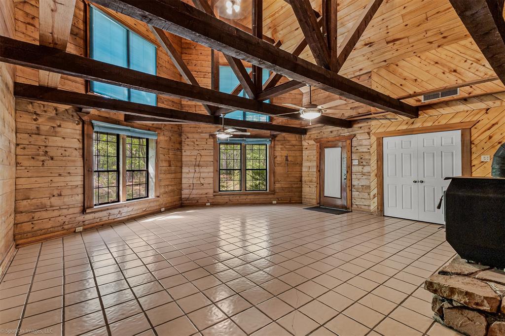 1912 County Road 2293