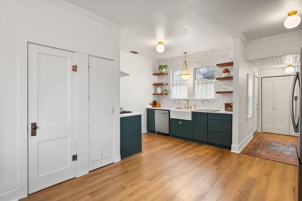 University-Rev - Residential