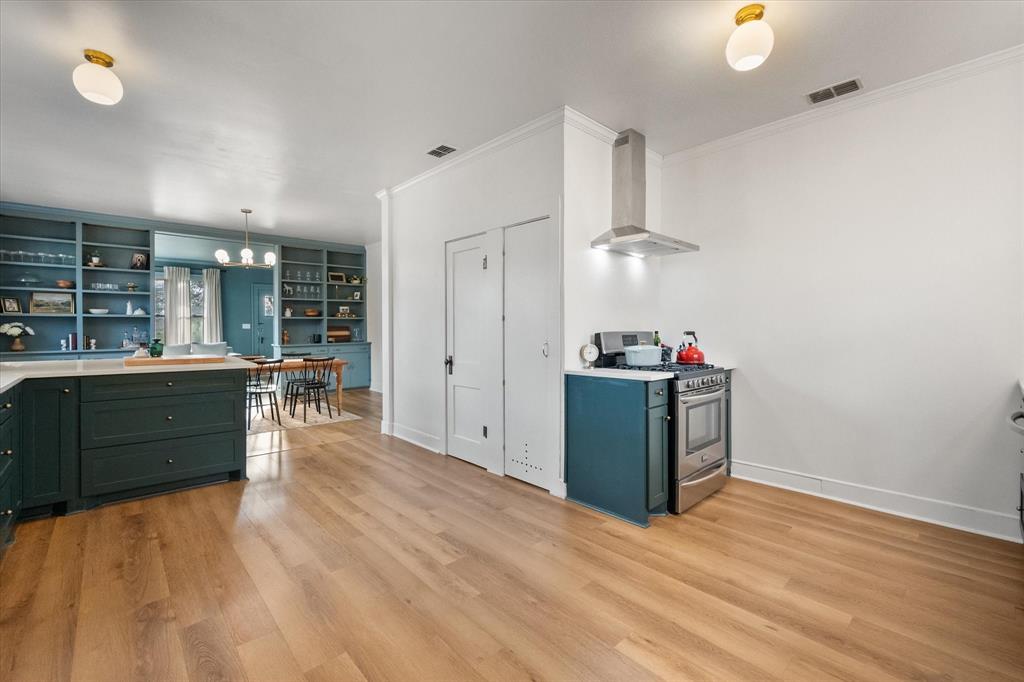 University-Rev - Residential