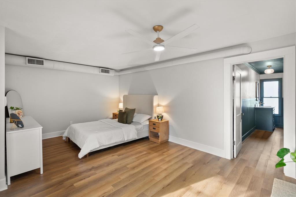 University-Rev - Residential