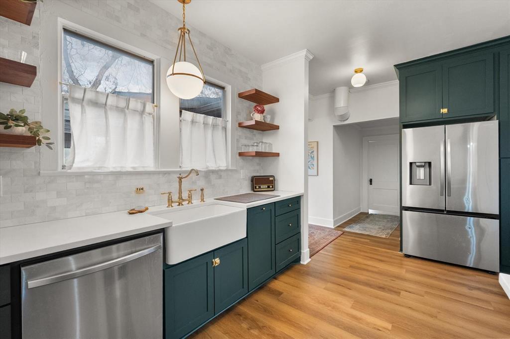 University-Rev - Residential