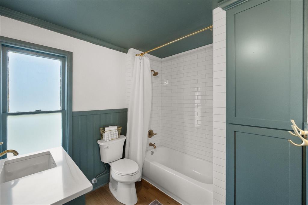 University-Rev - Residential