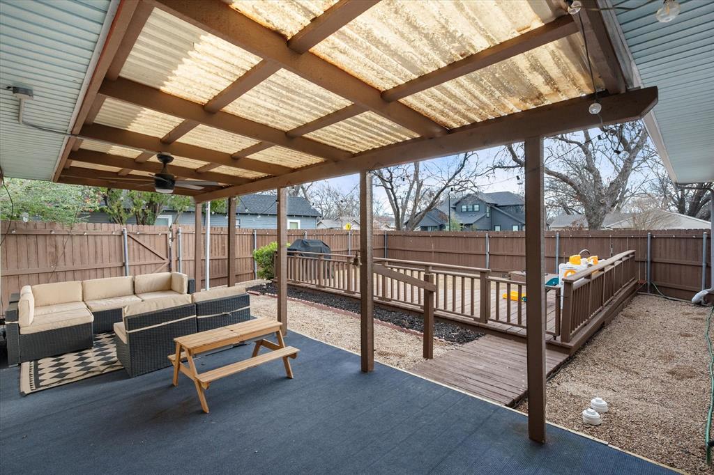 University-Rev - Residential