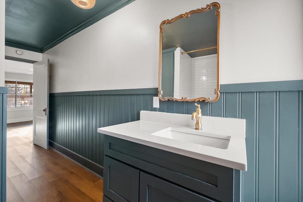 University-Rev - Residential