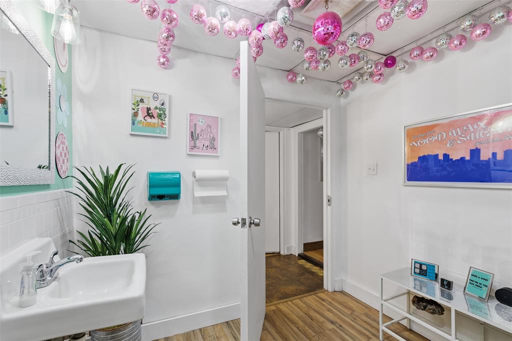 George Bryans 3rd Oak Cliff - Commercial Sale