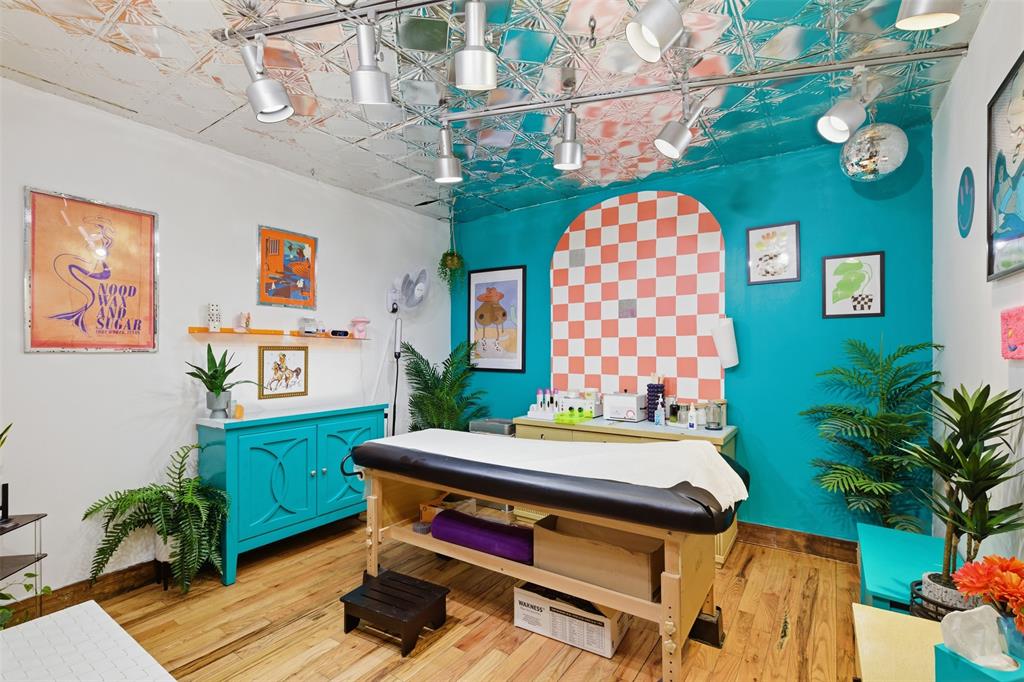 George Bryans 3rd Oak Cliff - Commercial Sale