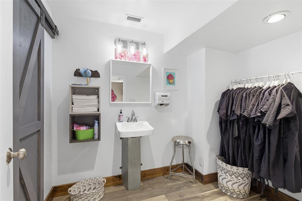 George Bryans 3rd Oak Cliff - Commercial Sale