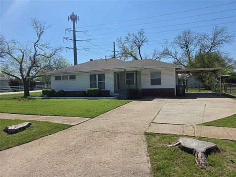 Photo of 308 Inez Street, Roanoke, TX 76262 (MLS # 21229974)