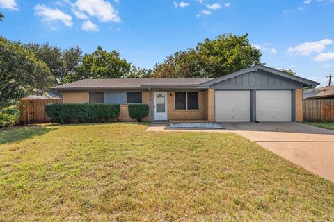 1337 Harrison Lane Hurst TX 76053