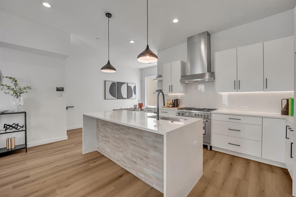 3612 San Jacinto 107