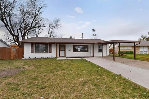 Photo of 5209 Kiamesha Way, Mesquite, TX 75150 (MLS # 21199888)