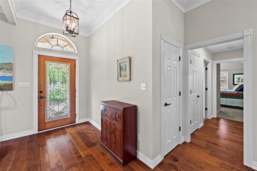 8808 Ravenswood Road