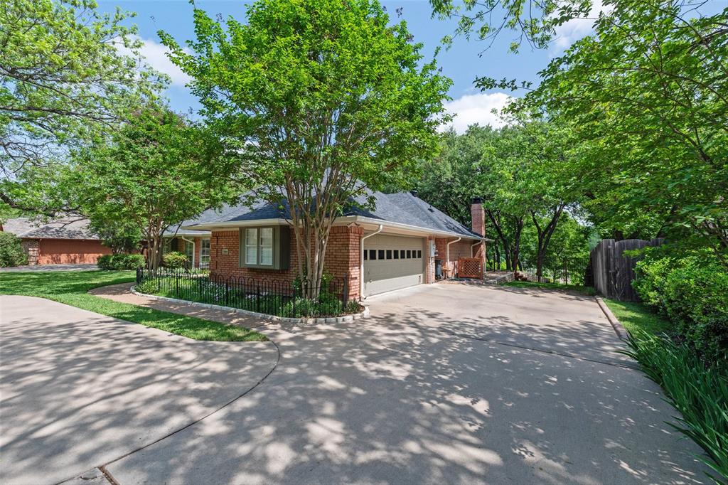 8808 Ravenswood Road